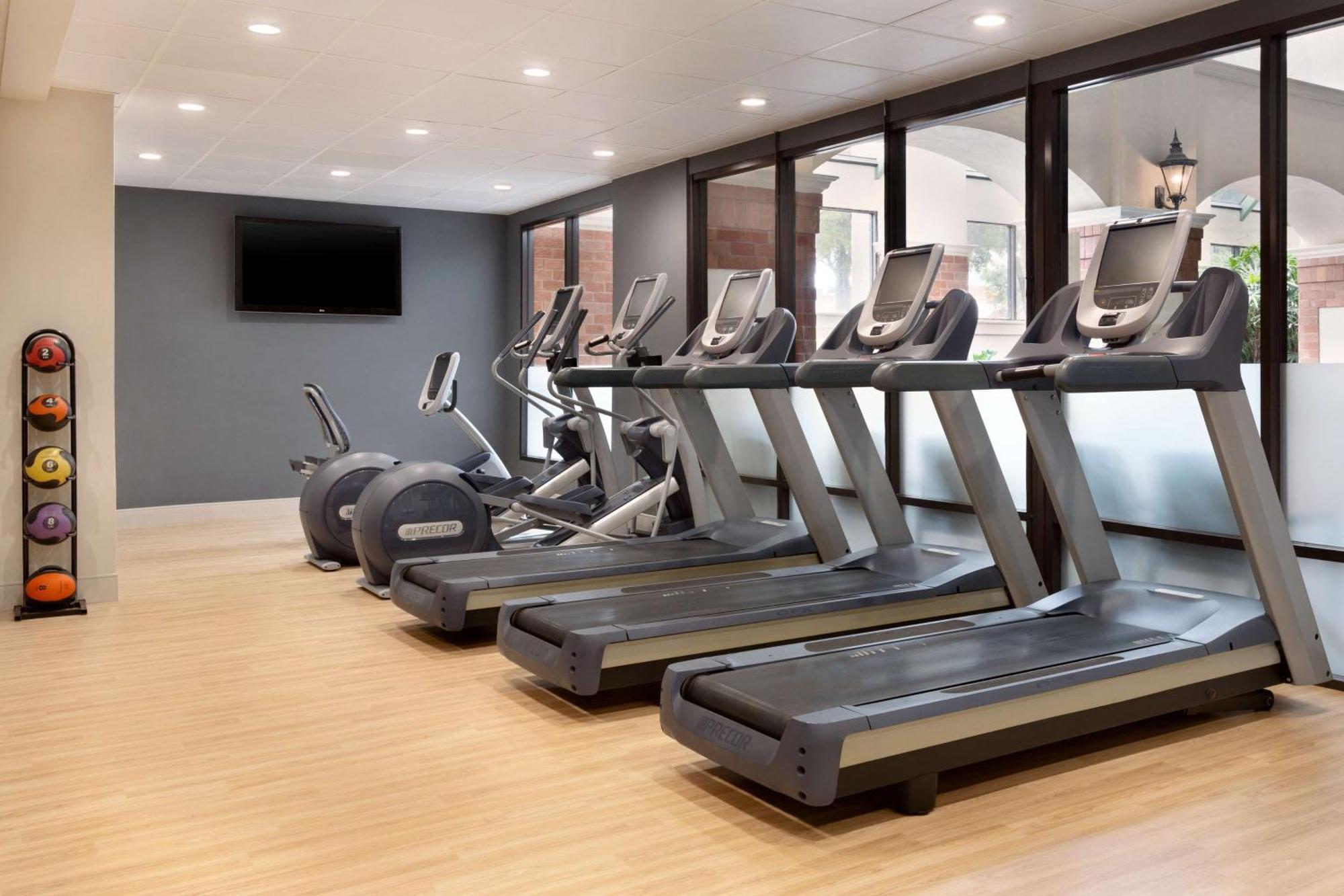 Hotel Embassy Dallas - Dfw International Airport South 3*