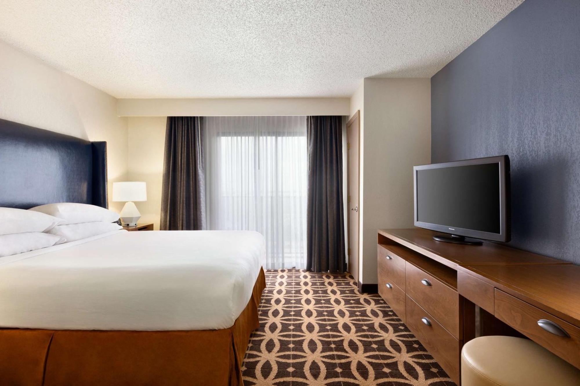 Hotel Embassy Dallas - Dfw International Airport South 3*