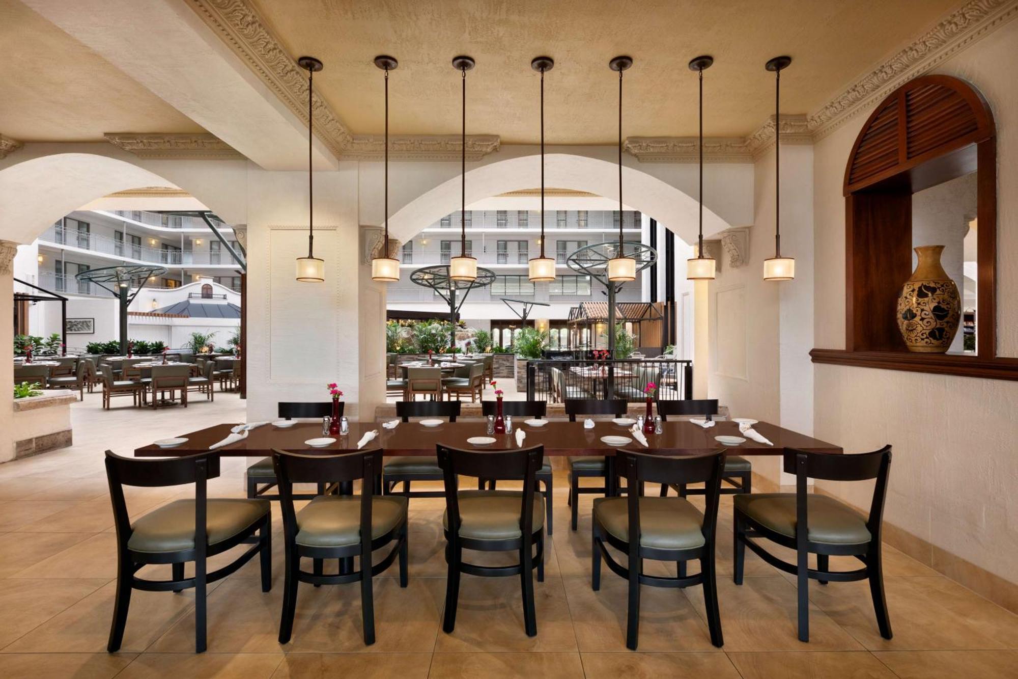 Hotel Embassy Dallas - Dfw International Airport South