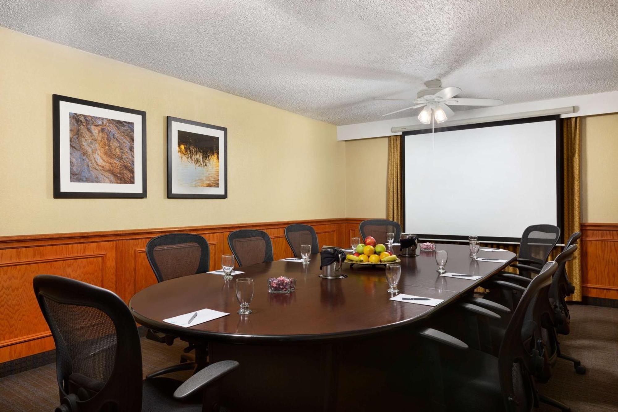 Embassy Dallas - Dfw International Airport South 3* Irving