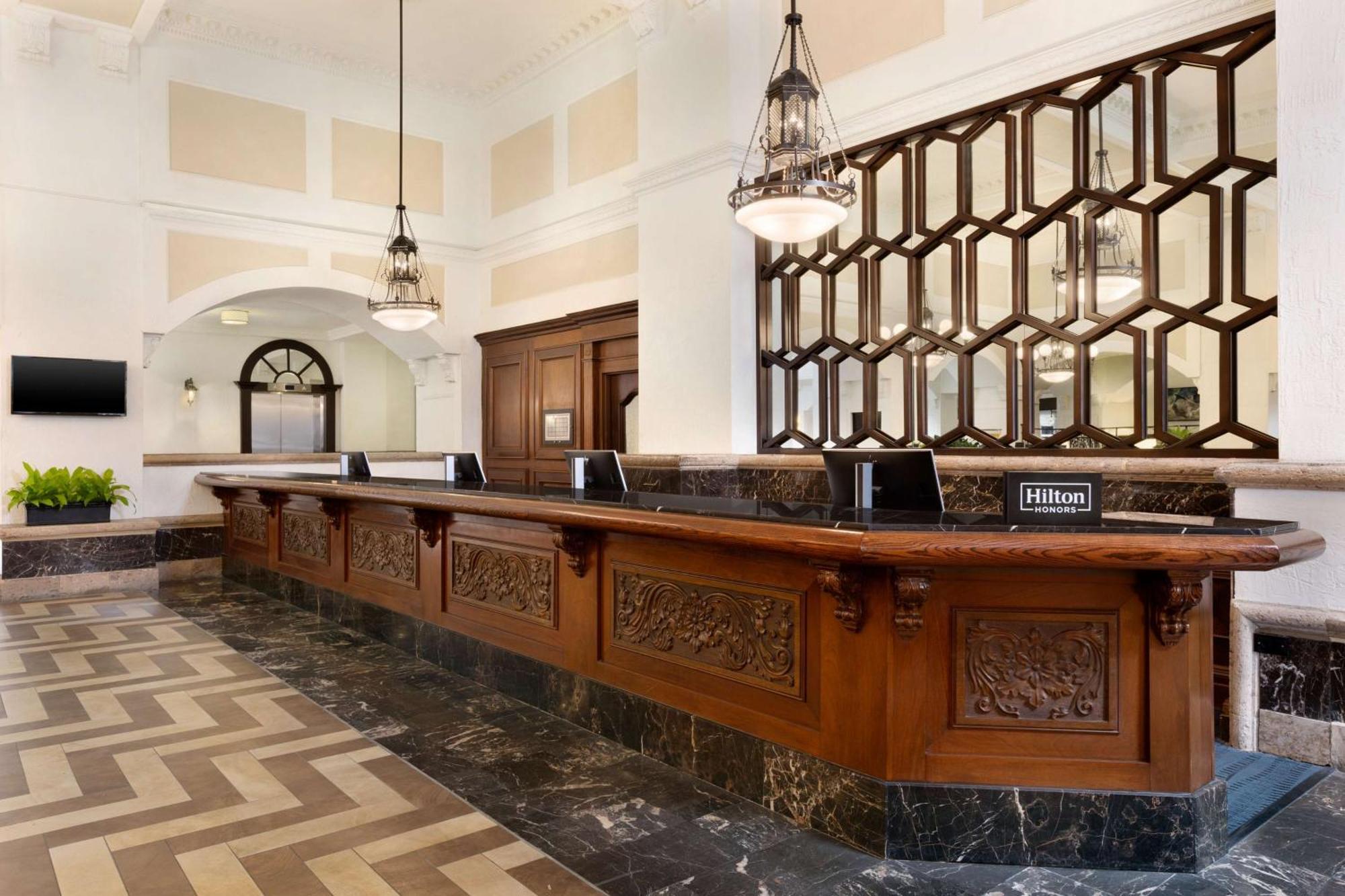 Hotel Embassy Dallas - Dfw International Airport South 3*