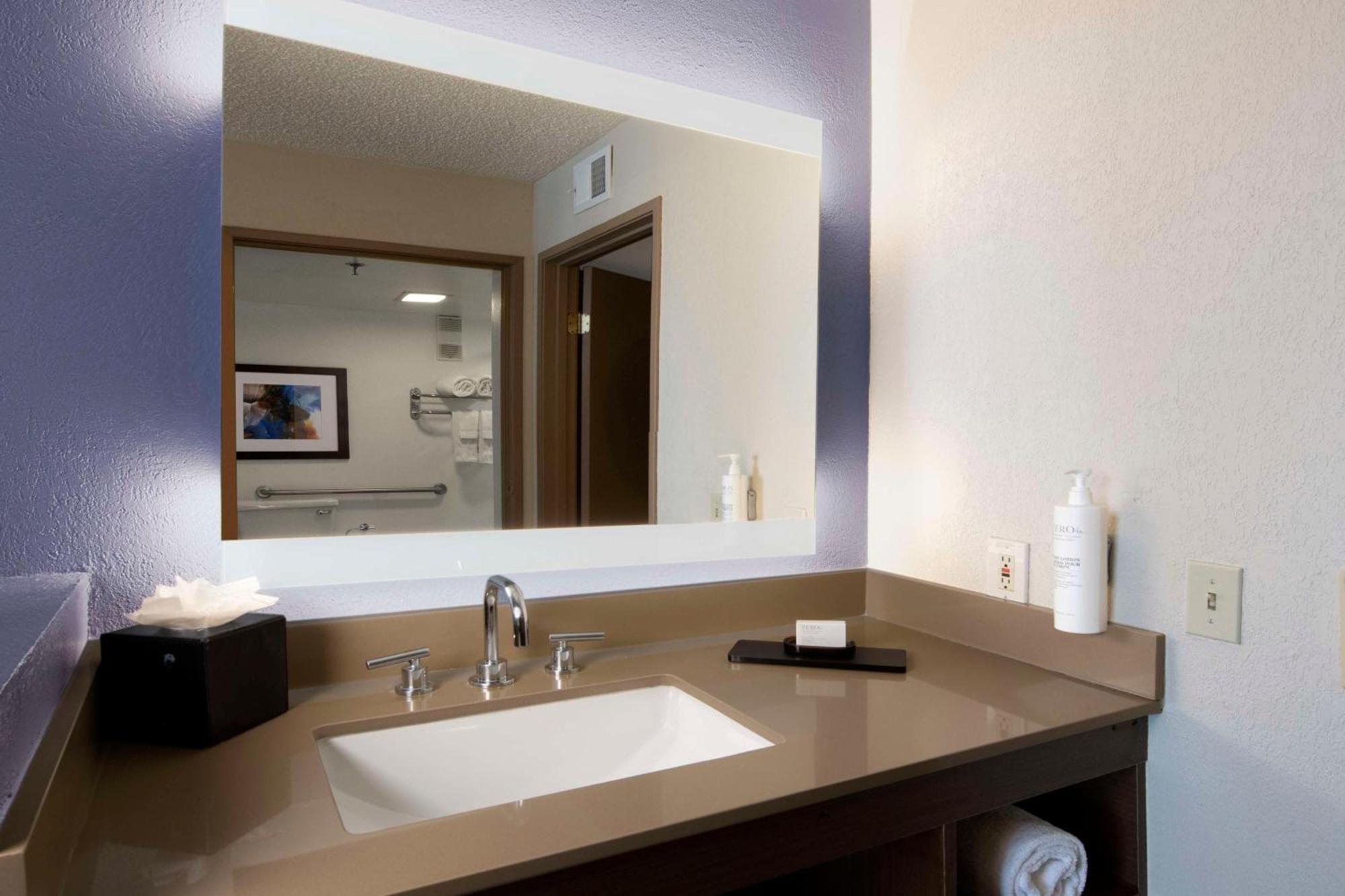 Embassy Dallas - Dfw International Airport South Hotel 3*