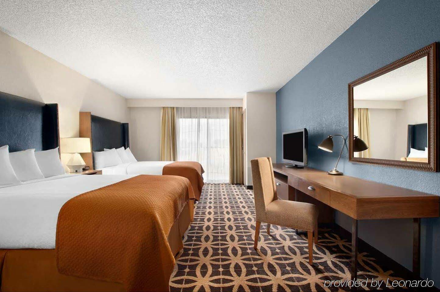 Hotel Embassy Dallas - Dfw International Airport South